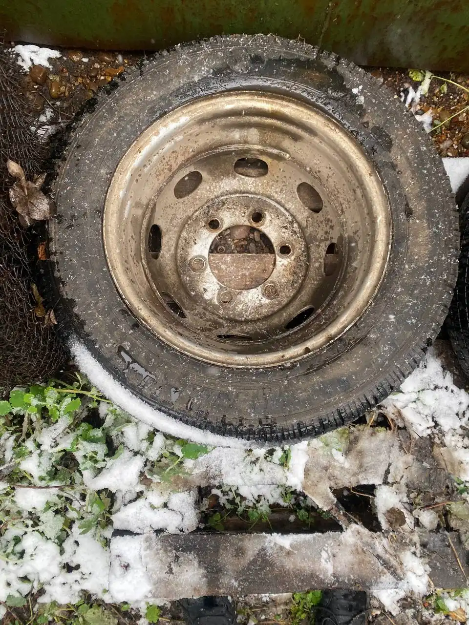 Продаю комплект колес на Газель