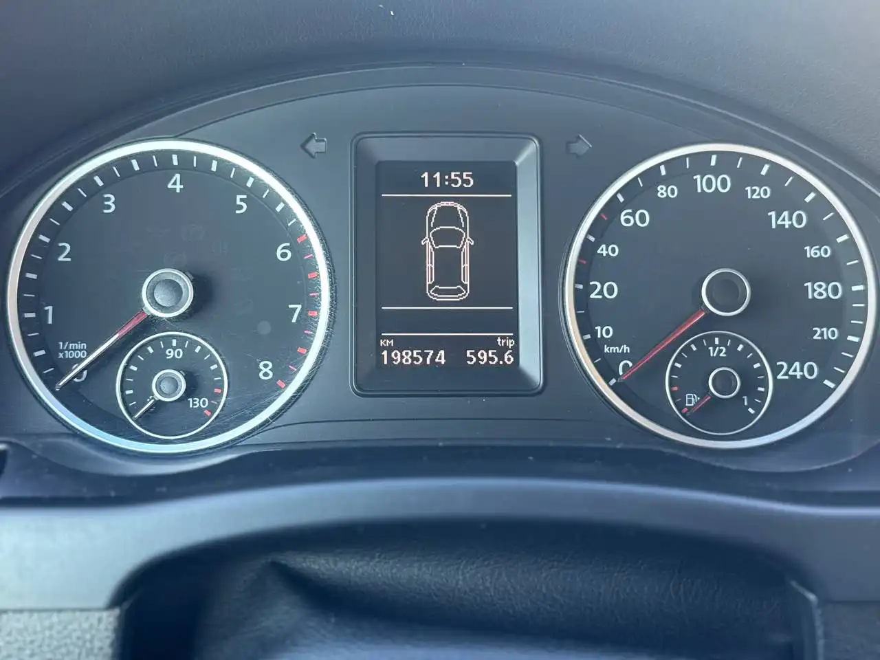 Продам Volkswagen Tiguan 2011 года