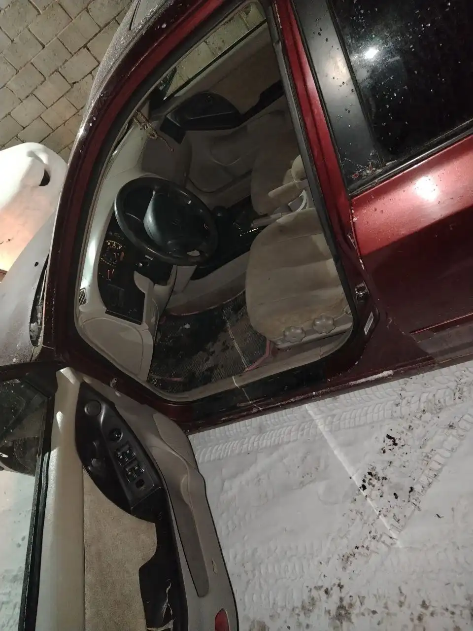 Hyundai Elantra 2001 автомат в отличном состоянии