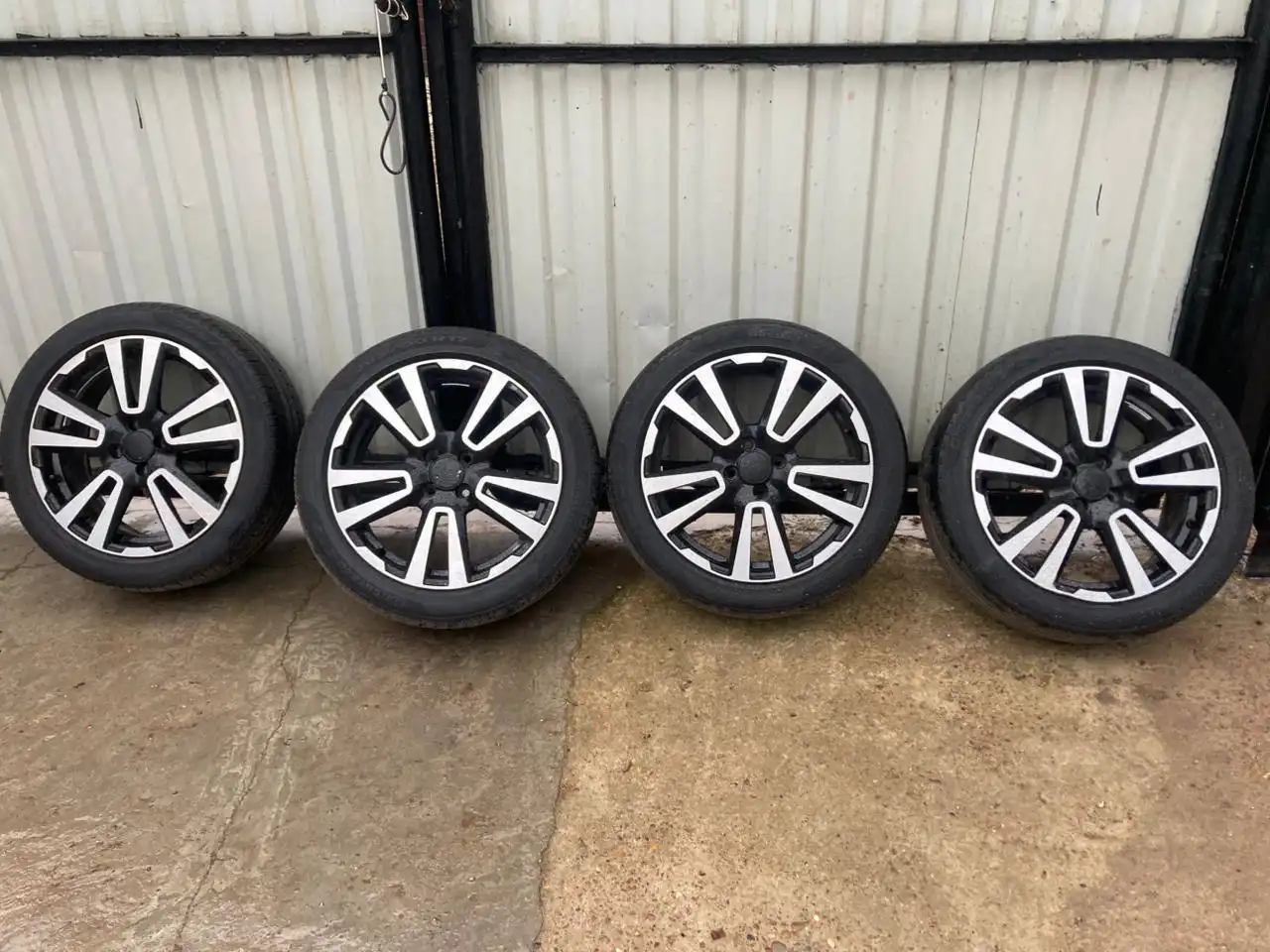 Продам диски Vesta Cross r17 с резиной 205/50/17