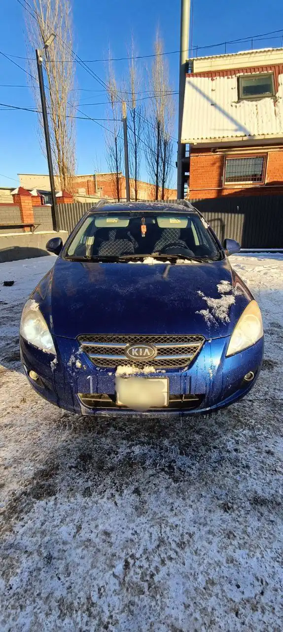 Автомобиль в хорошем состоянии для своих лет - Авто в Уфа