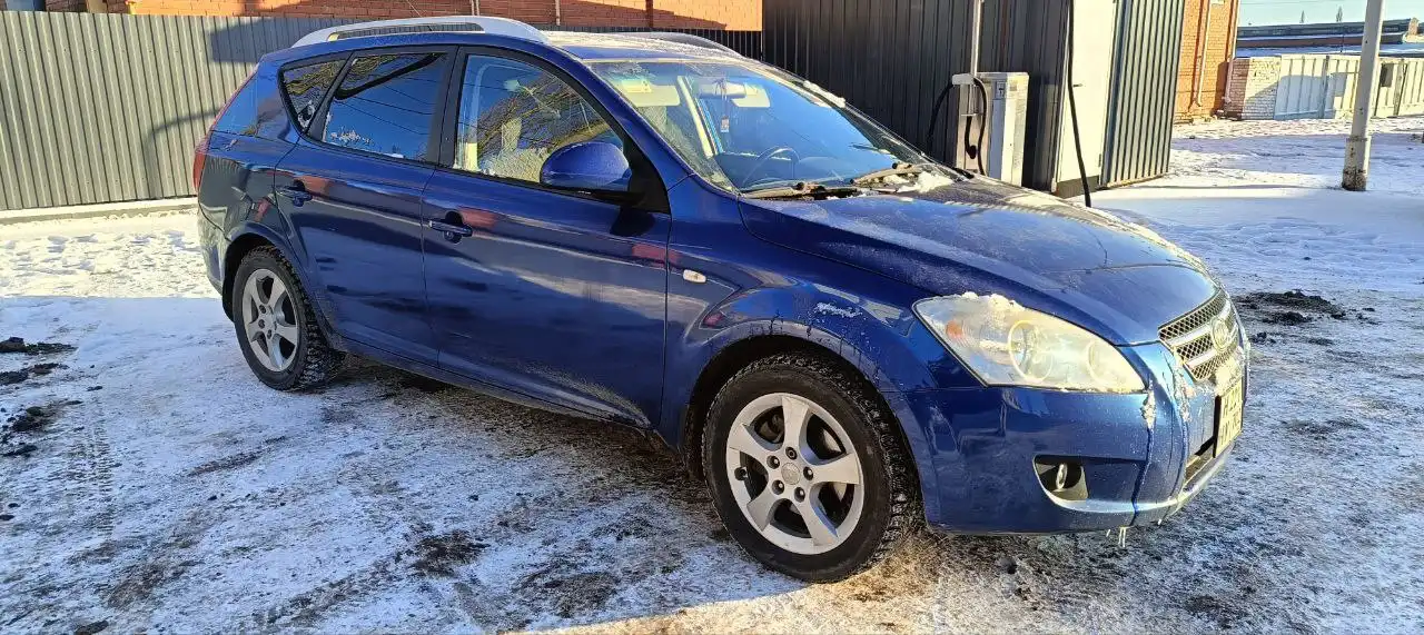 Автомобиль в хорошем состоянии для своих лет - Авто в Уфа