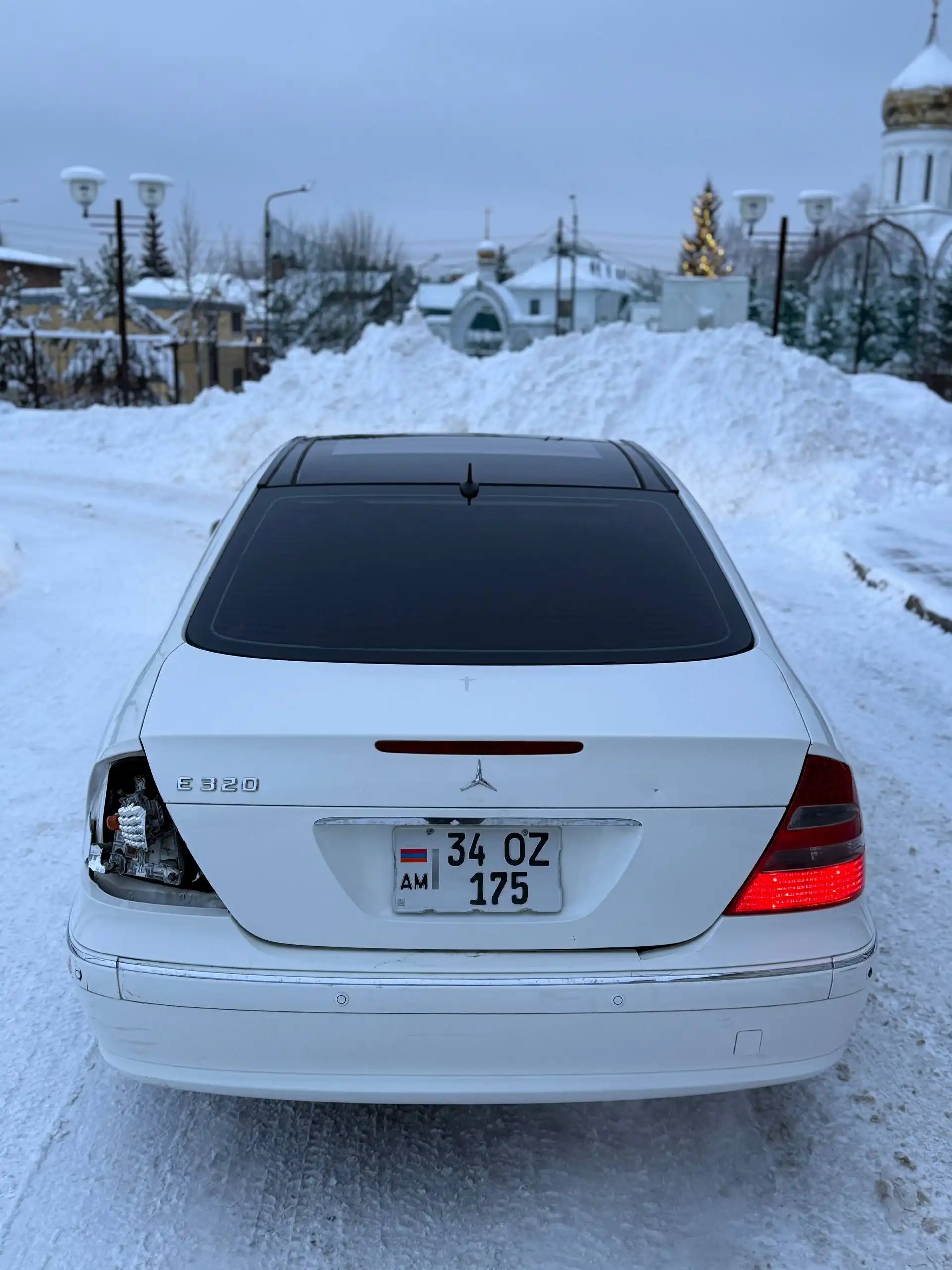 Mercedes-Benz E-320 W211 2004 года выпуска