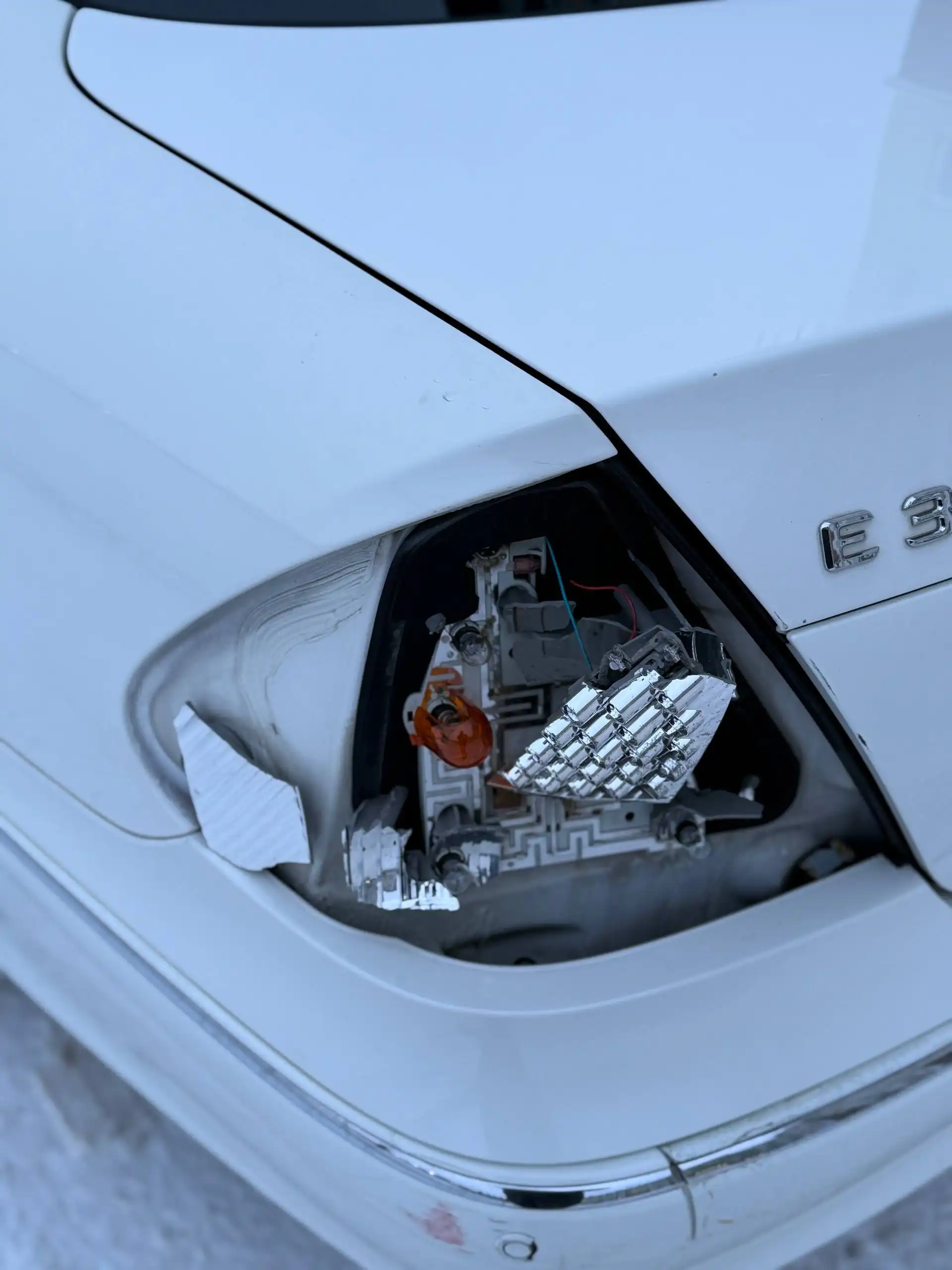 Mercedes-Benz E-320 W211 2004 года выпуска