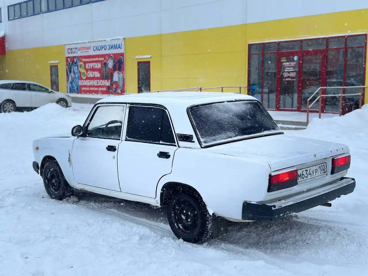 ВАЗ 2107 инжектор в отличном состоянии