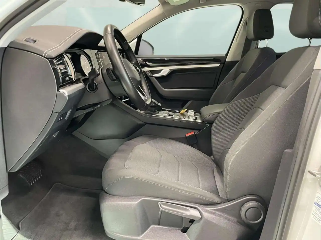 Volkswagen Touareg 2020 - Авто в Уфа