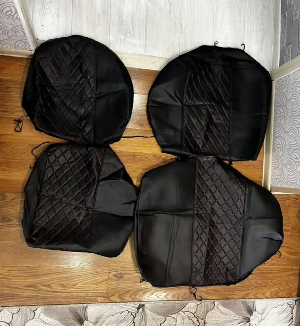 Чехлы черные в красную строчку - Авточехлы (Запчасти) в Уфа