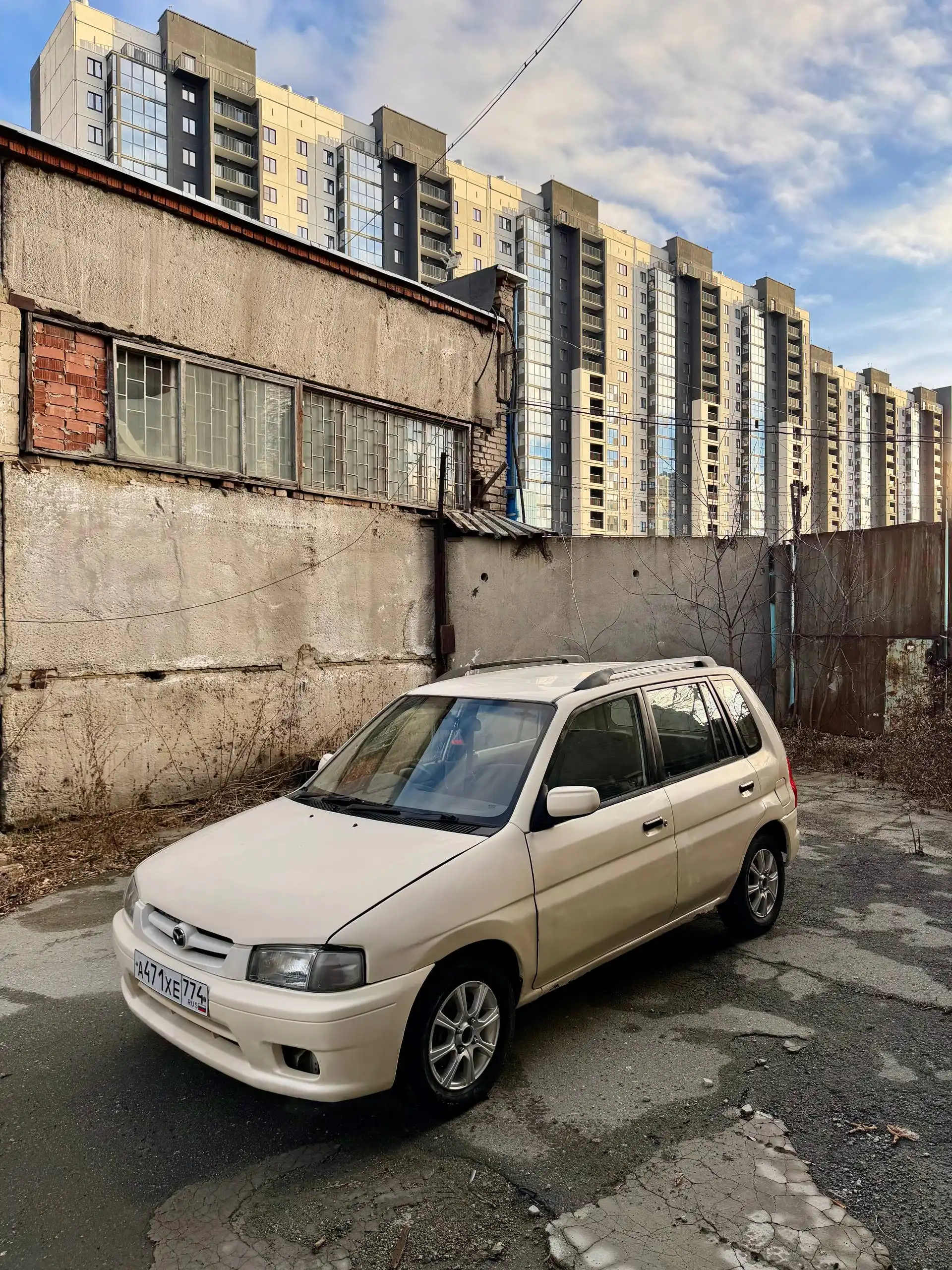 Продажа Mazda Demio 1999 года