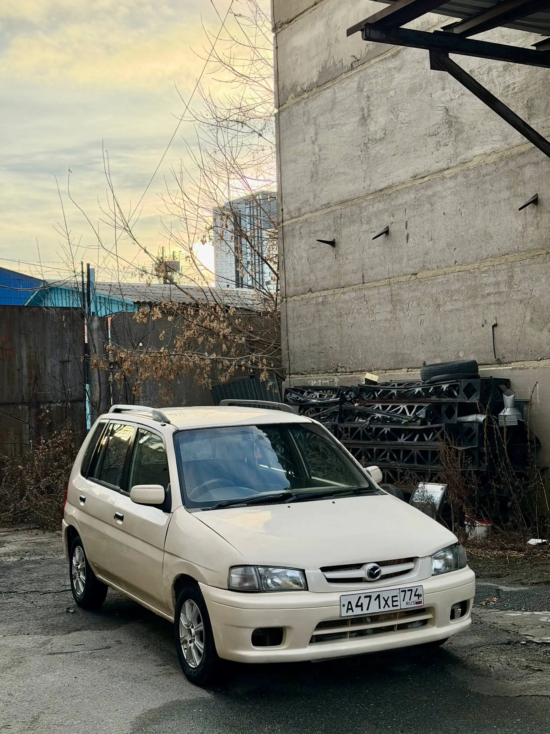 Продажа Mazda Demio 1999 года