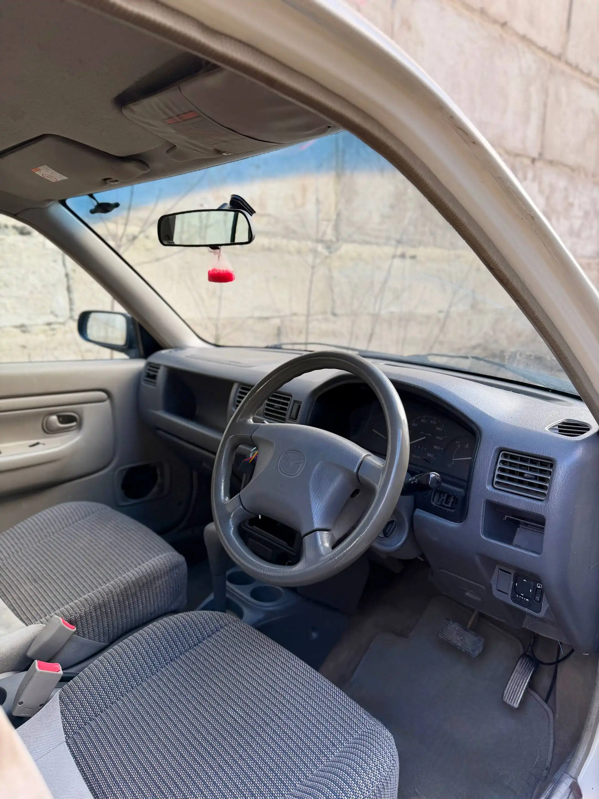 Продажа Mazda Demio 1999 года