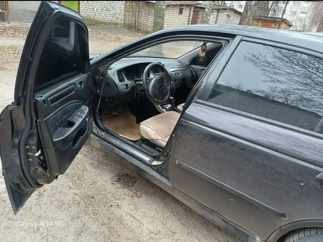 Автомобиль 1999 года