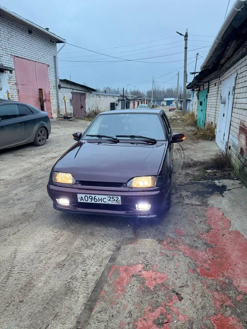 Продается автомобиль 2013 года, 8-клапанный, отличное состояние