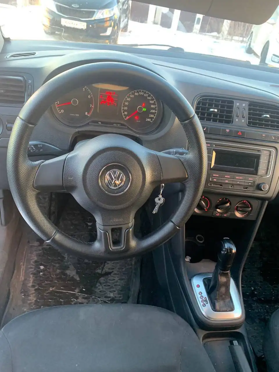 Продажа автомобиля Volkswagen Polo 1.6 с пробегом 150 тыс. км