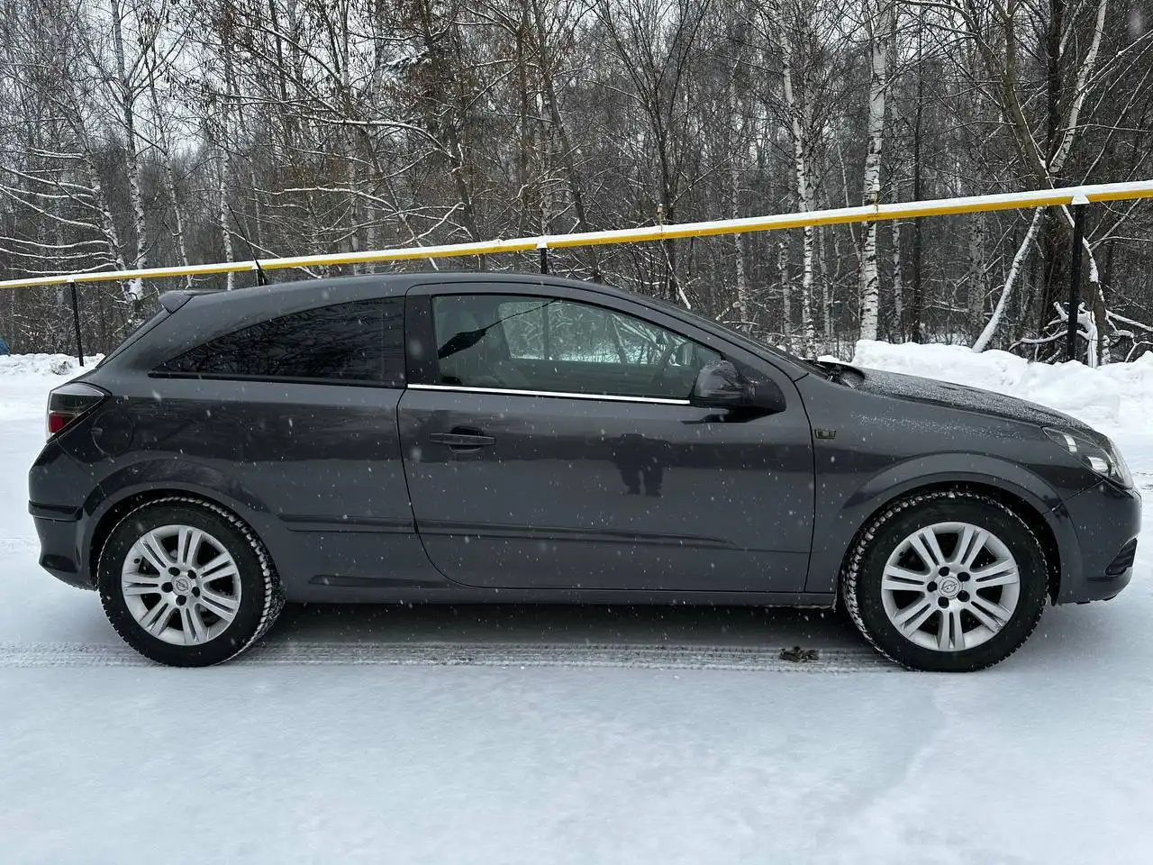 Продажа Opel Astra GTC 2011 года