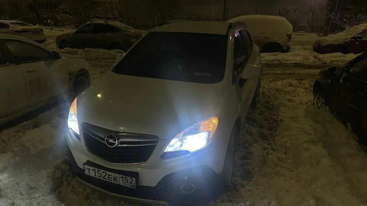 Opel Mokka 1.8 автомат в жирной комплектации