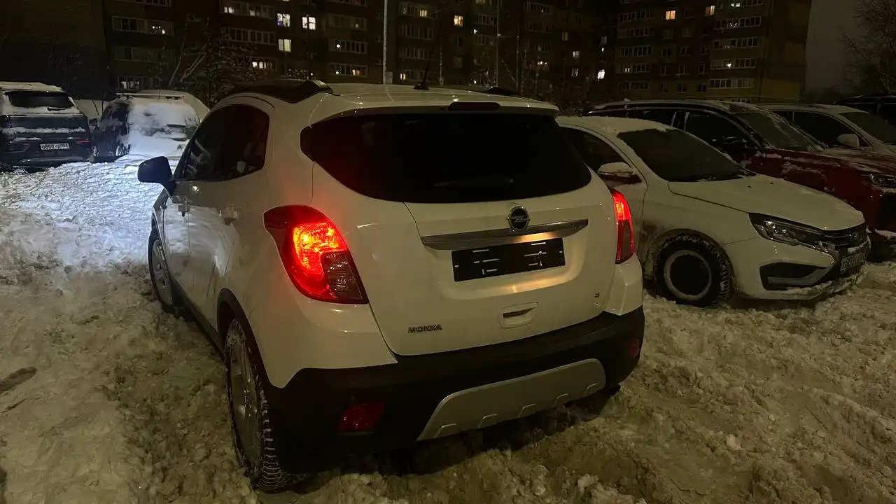 Opel Mokka 1.8 автомат в жирной комплектации