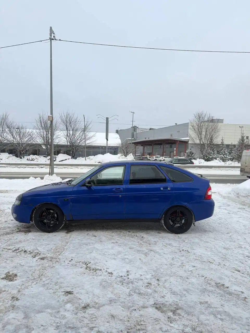 Lada Priora 2010 г.в., двигатель 1.6л, с зимней резиной и доп. оборудованием - Легковые автомобили (Авто) в Нурлат