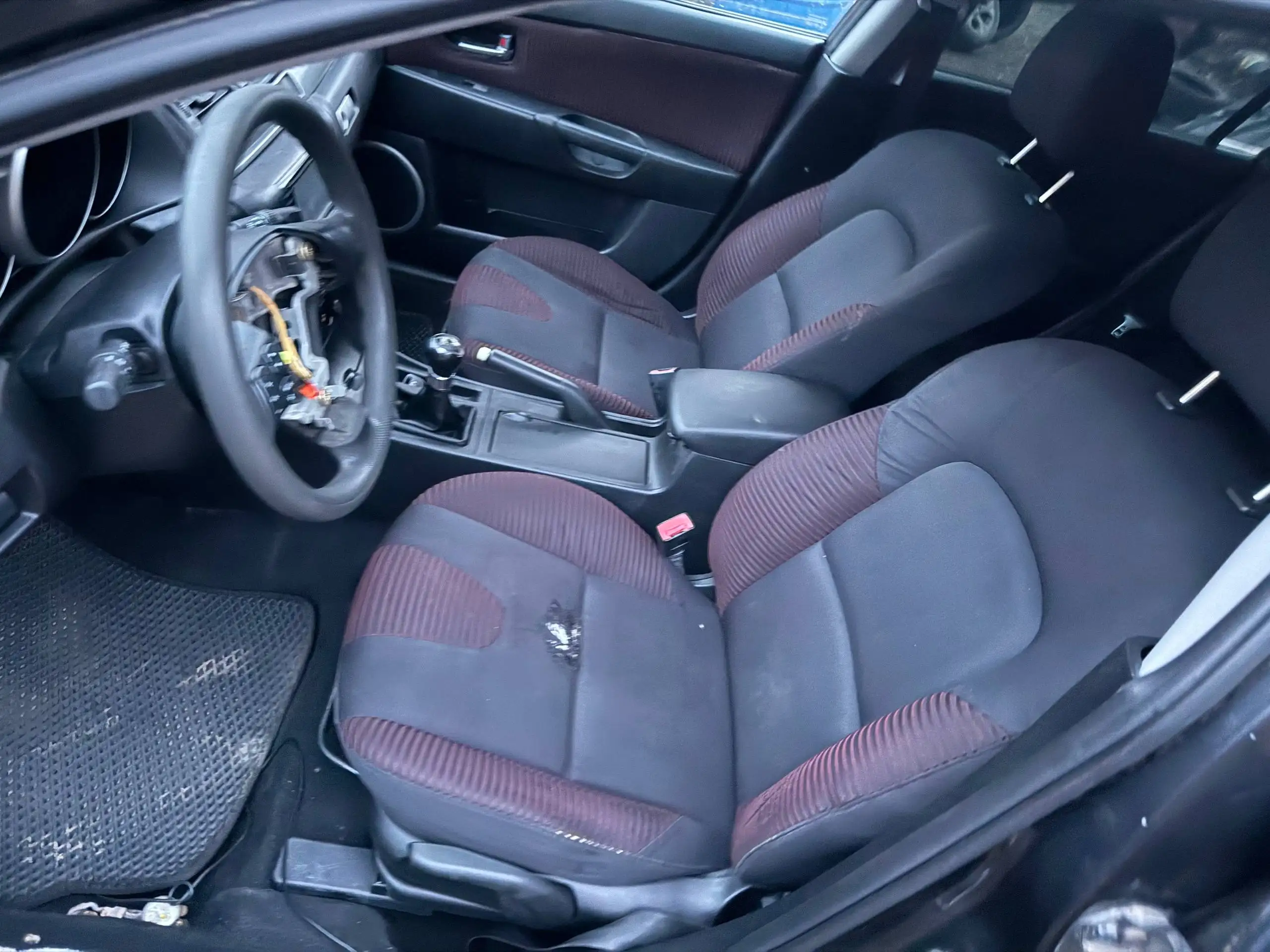 Продажа автомобиля 2005 года Юр чиста 2.0 механика - Авто в Альметьевск