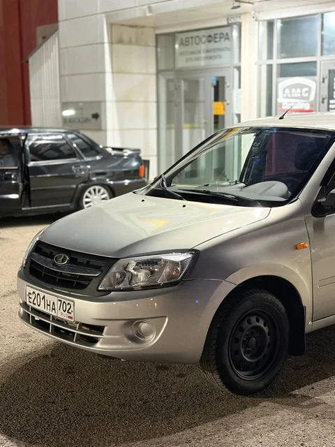Lada Granta 2015 года в отличном состоянии - Квадроцикл в Нижний Новгород