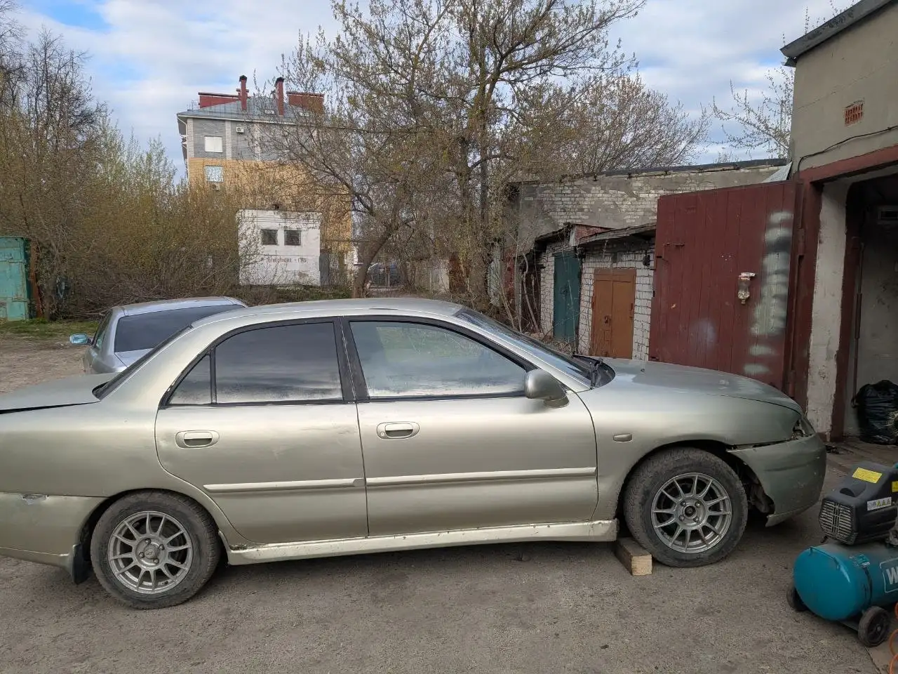 Продам Mitsubishi Carisma 1998 - Легковые автомобили (Авто) в Дзержинск