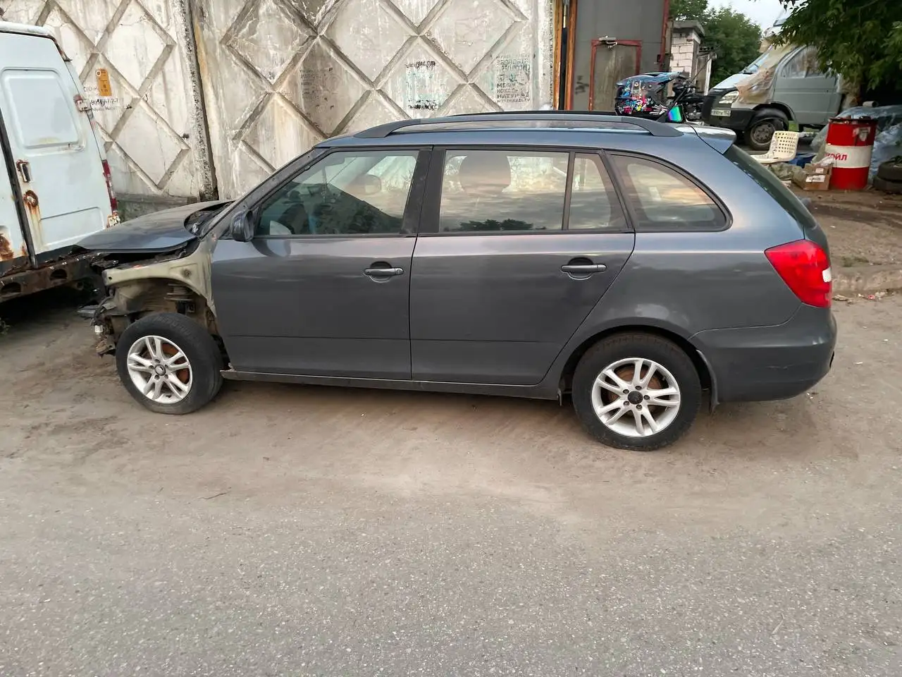 Шкода Фабия 2011 года после ДТП - Легковые автомобили (Авто) в Нижний Новгород