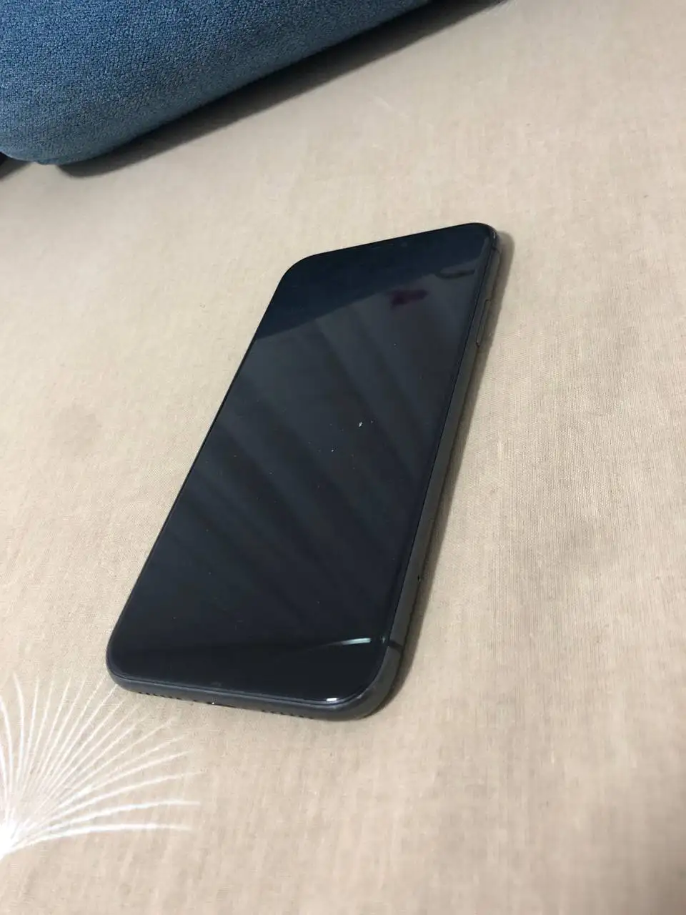 iPhone 11 с небольшими повреждениями - Смартфоны (Электроника) в Ижевск