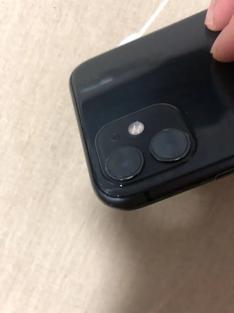 iPhone 11 с небольшими повреждениями - Смартфоны (Электроника) в Ижевск