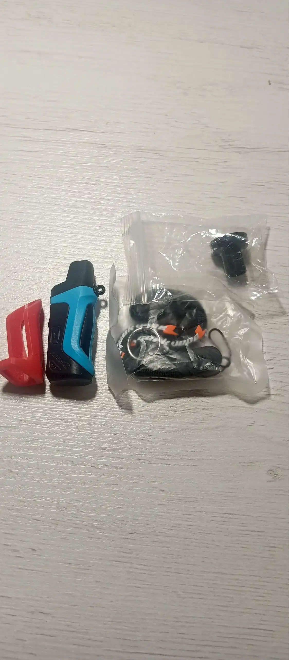 Продажа брелков Boost LE Bonus и защитного колпачка - Барахолка в Ижевск