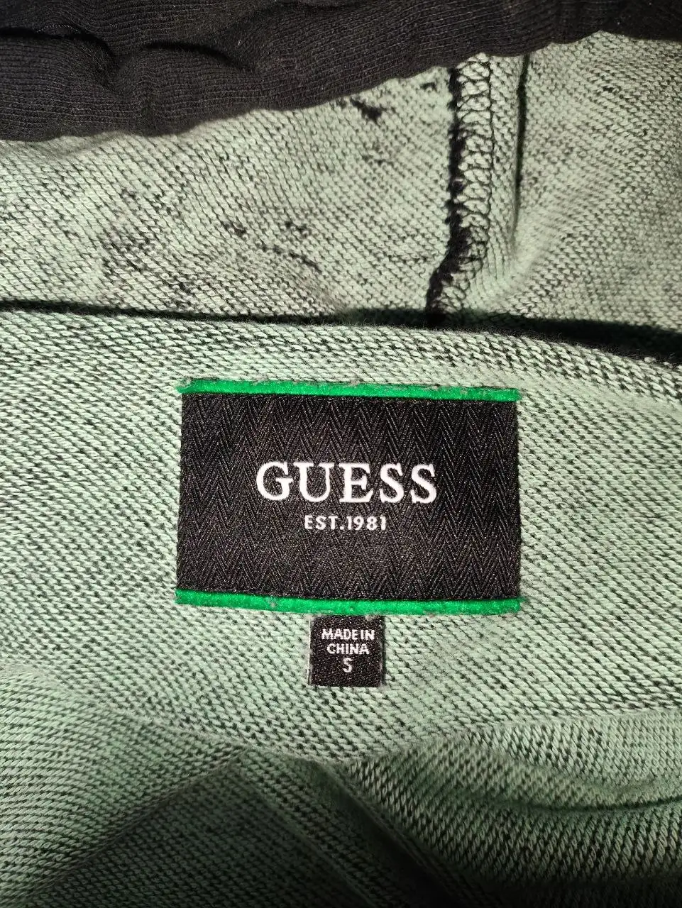 Продам кофту GUESS - Верхняя одежда (Одежда) в Ижевск