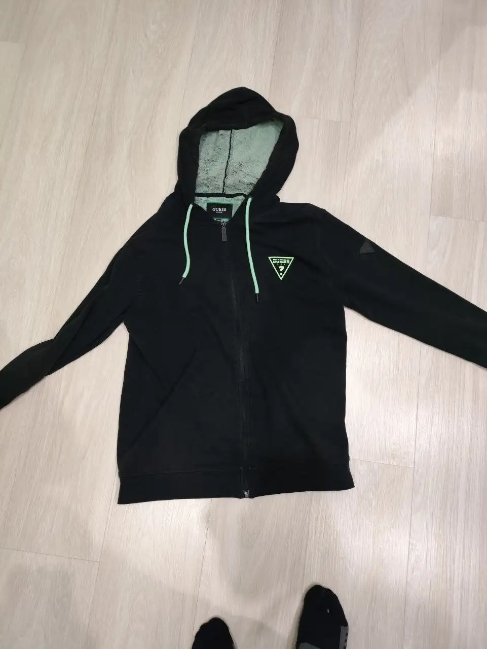 Продам кофту GUESS - Верхняя одежда (Одежда) в Ижевск