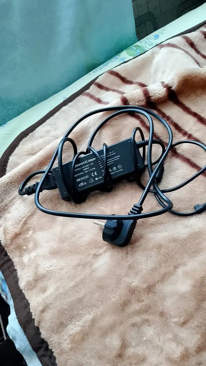 Зарядка для ноутбука - Аксессуары для компьютеров (Электроника) в Ижевск