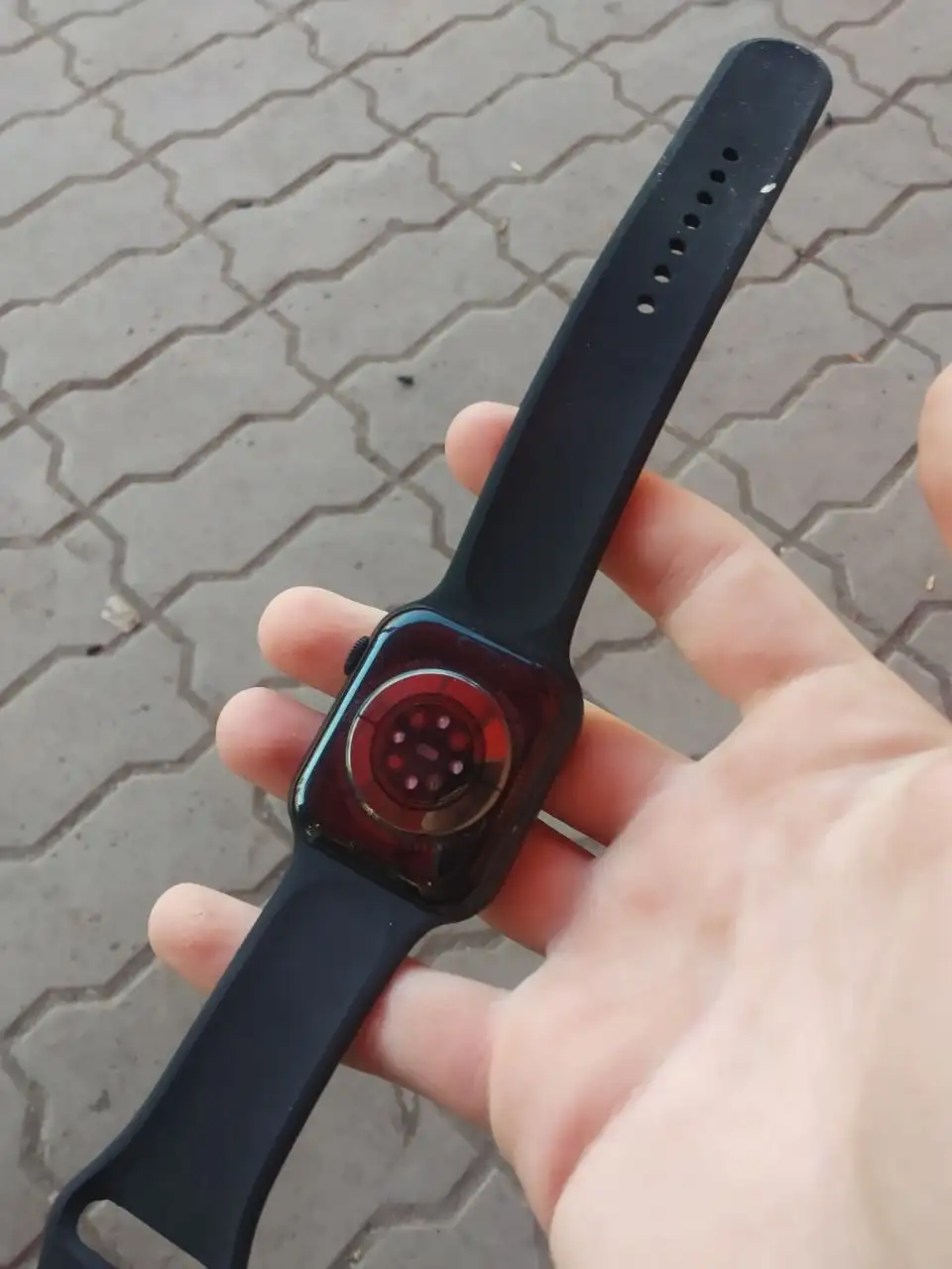 Электронные часы с незначительными повреждениями экрана - Часы (Электроника) в Ижевск