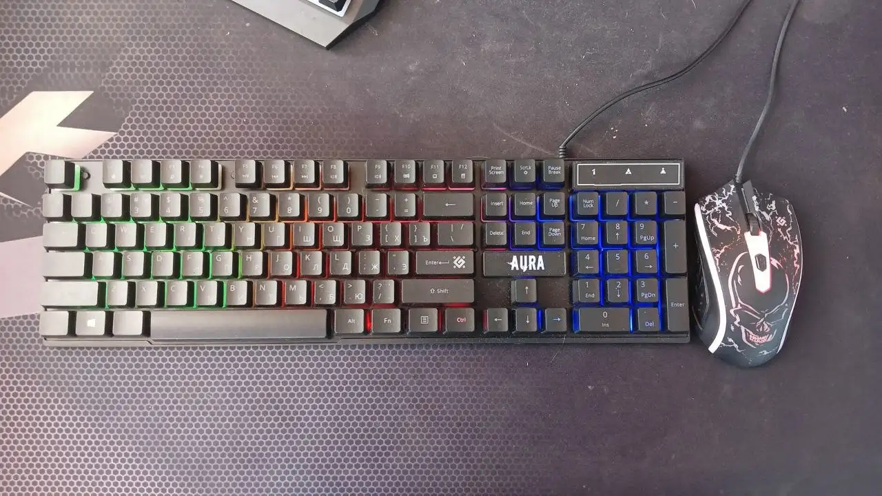 Клавиатура AURA с мышкой и ковриком в комплекте - Компьютерная периферия (Электроника) в Ижевск