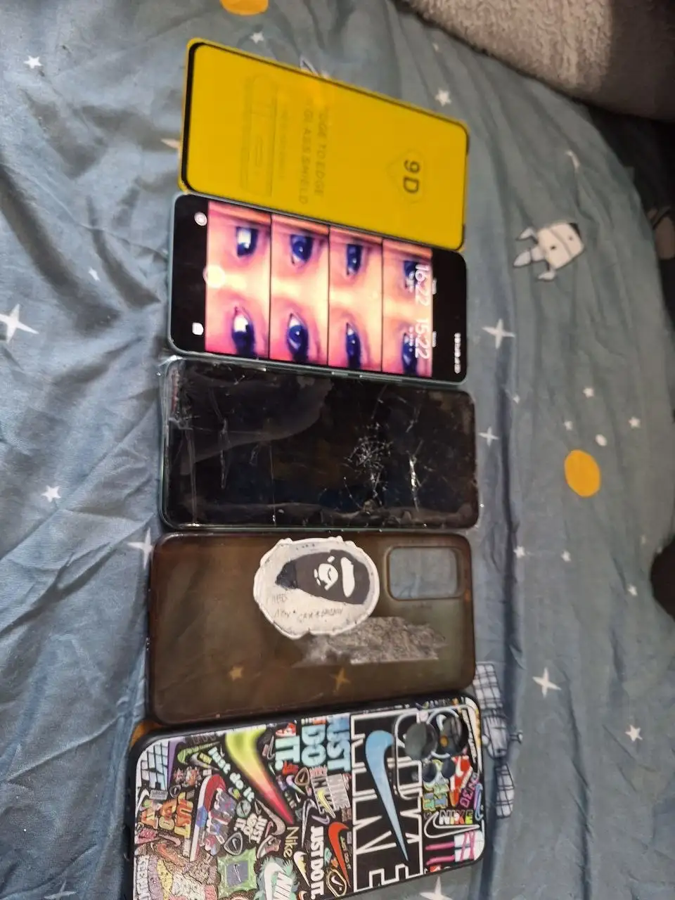 Телефоны Xiaomi разбитые и на запчасти в Ижевске - Смартфоны (Электроника) в Ижевск