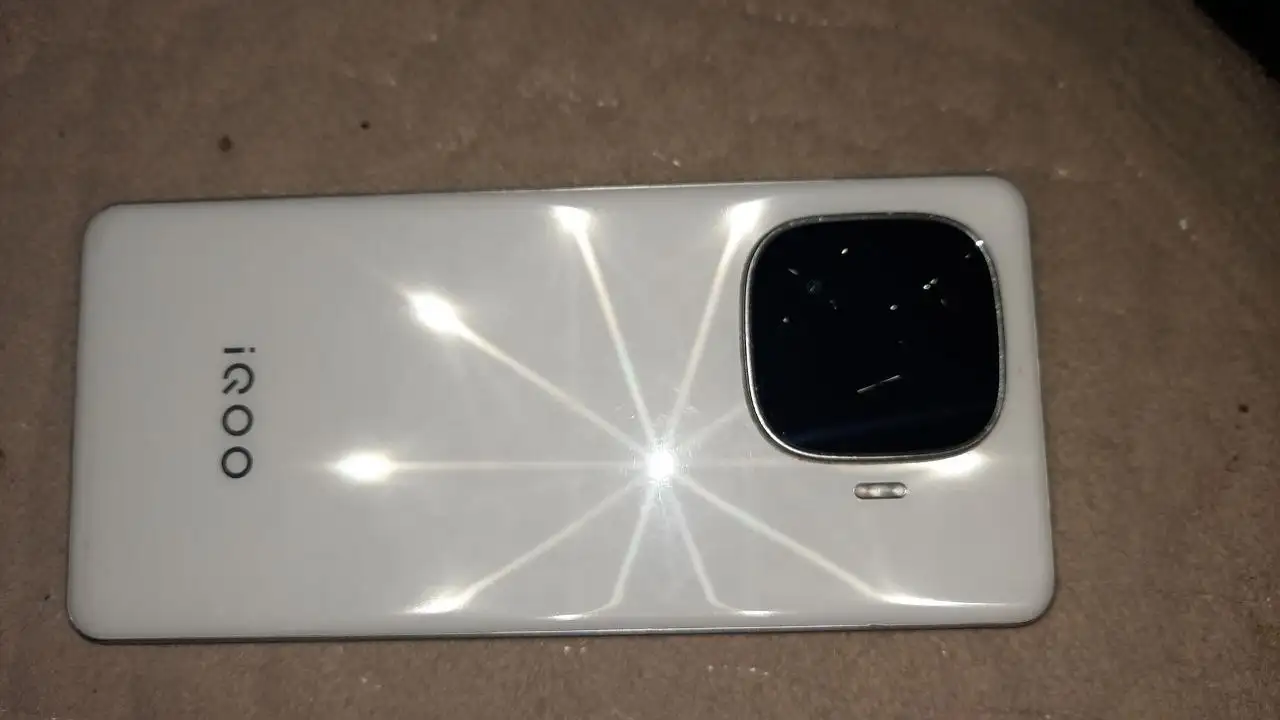 Продам vivo iQOO Z9 Turbo (битый экран) - Электроника в Ижевск