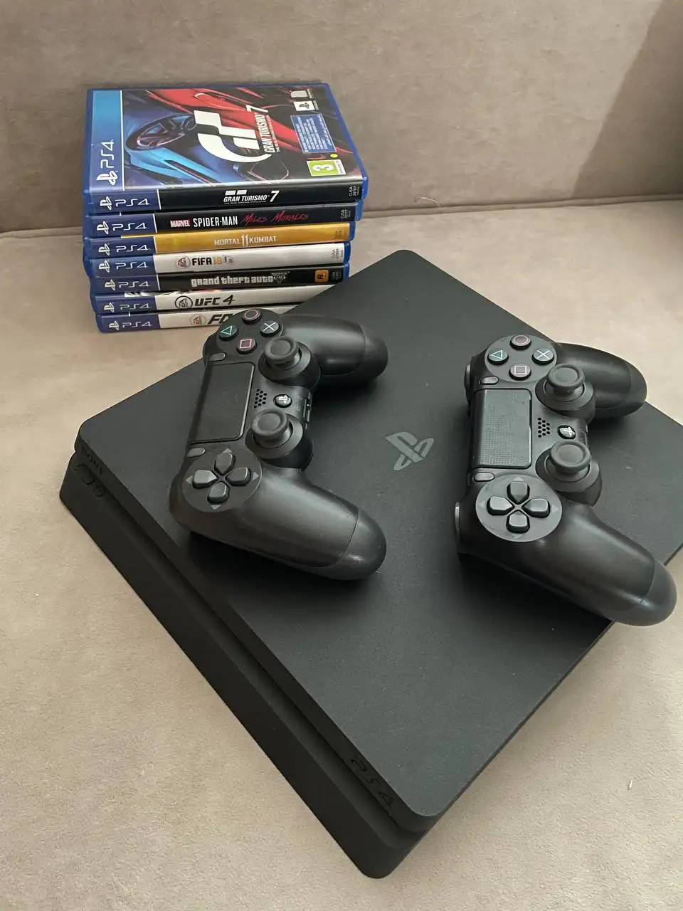 Продам PS4 Slim 500GB с 7 играми и двумя геймпадами - Игровые консоли (Электроника) в Ижевск