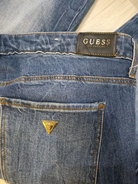 Продам джинсы GUESS размер 29 - Одежда в Ижевск