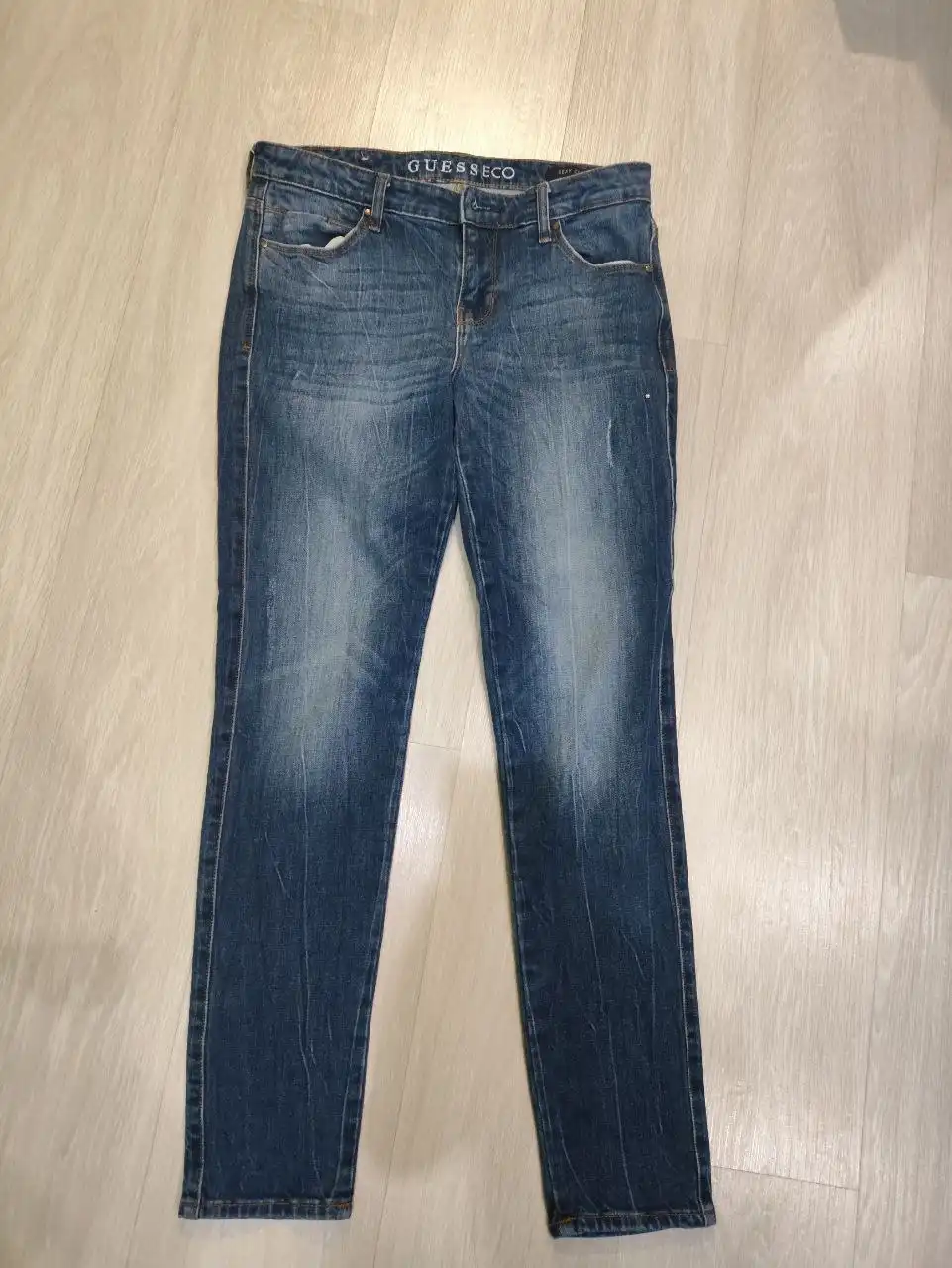 Продам джинсы GUESS размер 29