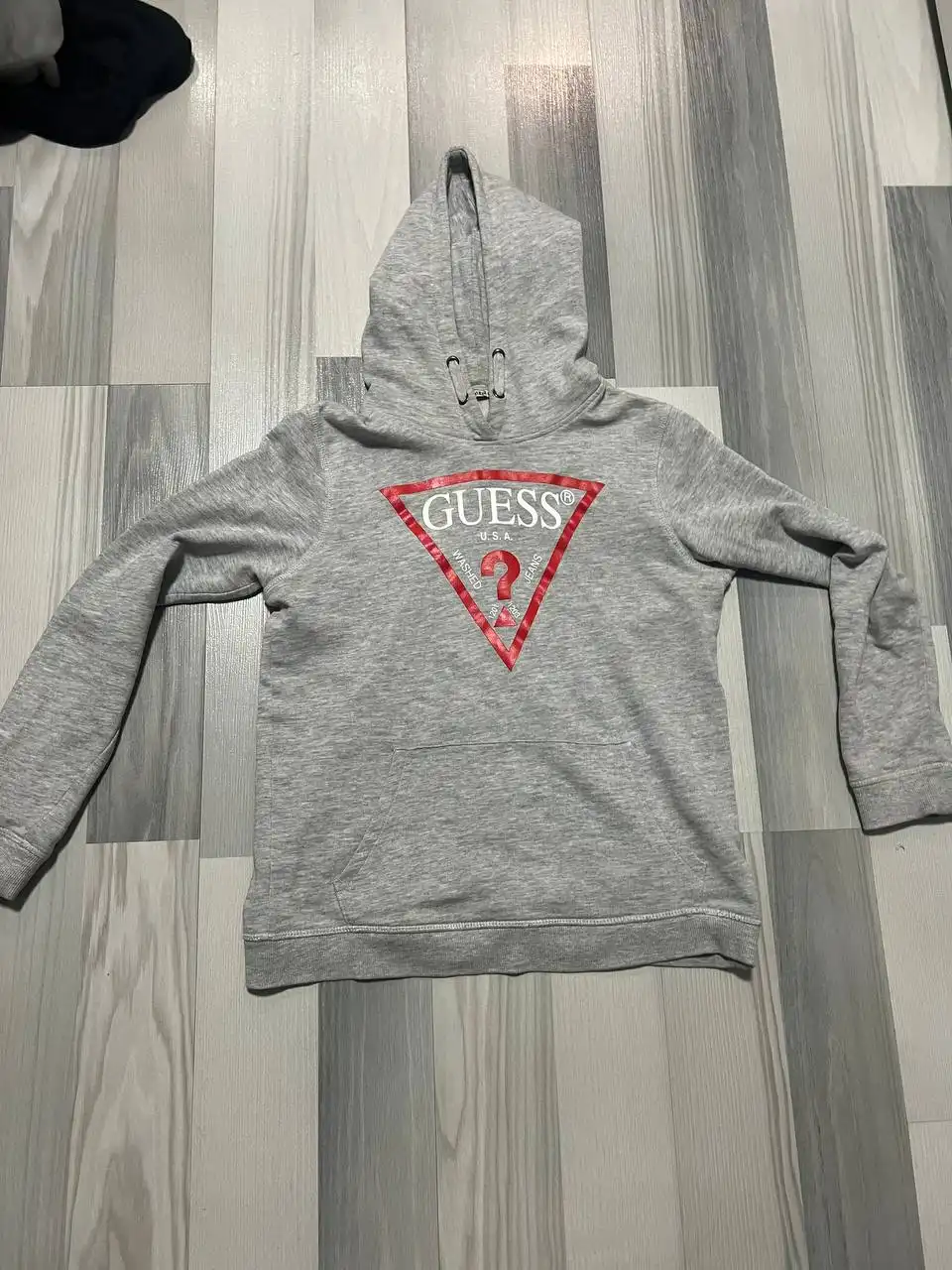 Продам кофту Guess