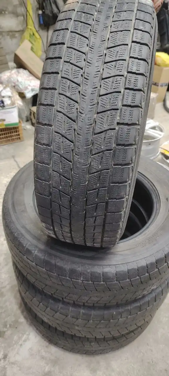 Dunlop Winter Maxx SJ8 225/65 R17