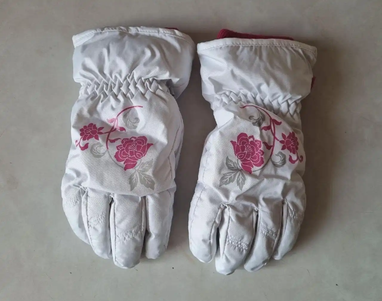 Новые зимние детские перчатки