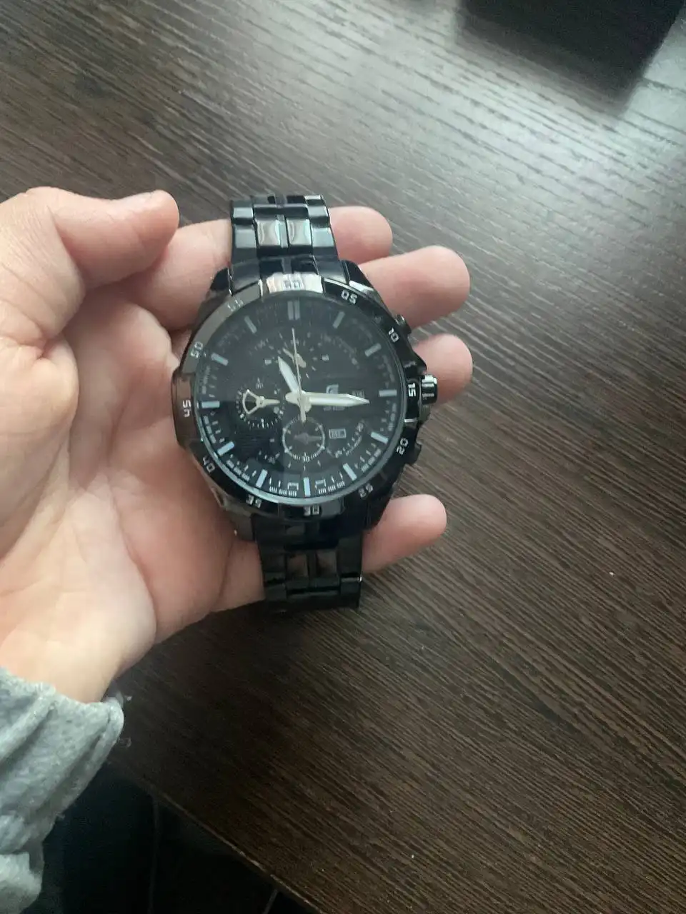 Продам новые мужские часы Edifice