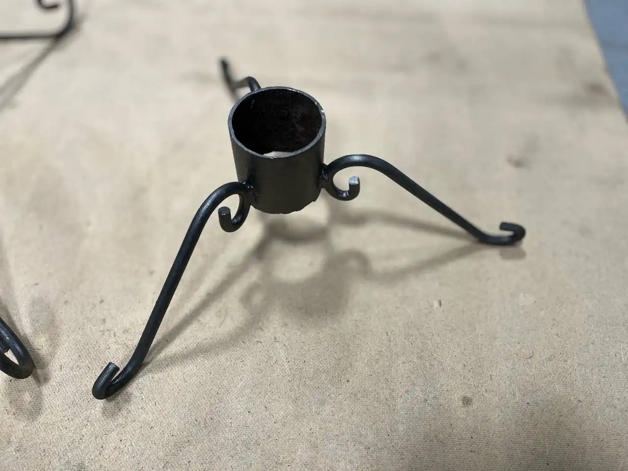 Продажа крестовин для новогодних ёлок