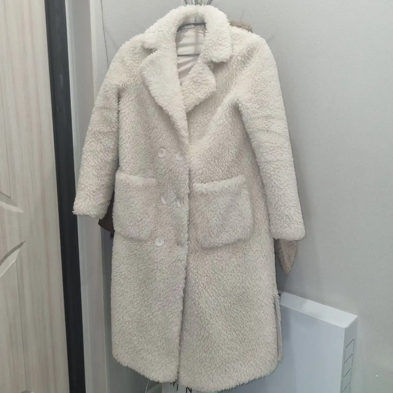 Продажа зимней шубы из экомеха 44 размера