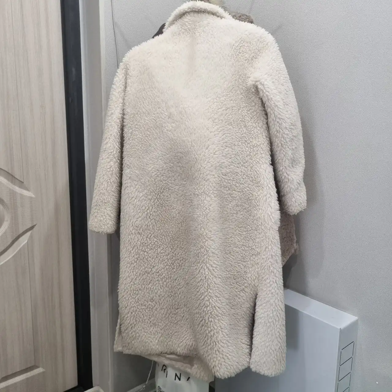 Продажа зимней шубы из экомеха 44 размера