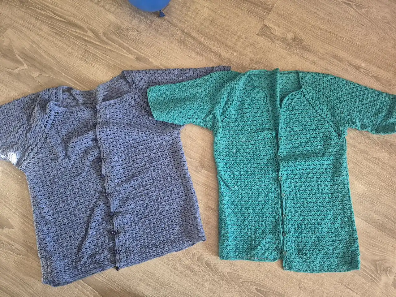 Кофточки ручной работы из хлопковой пряжи