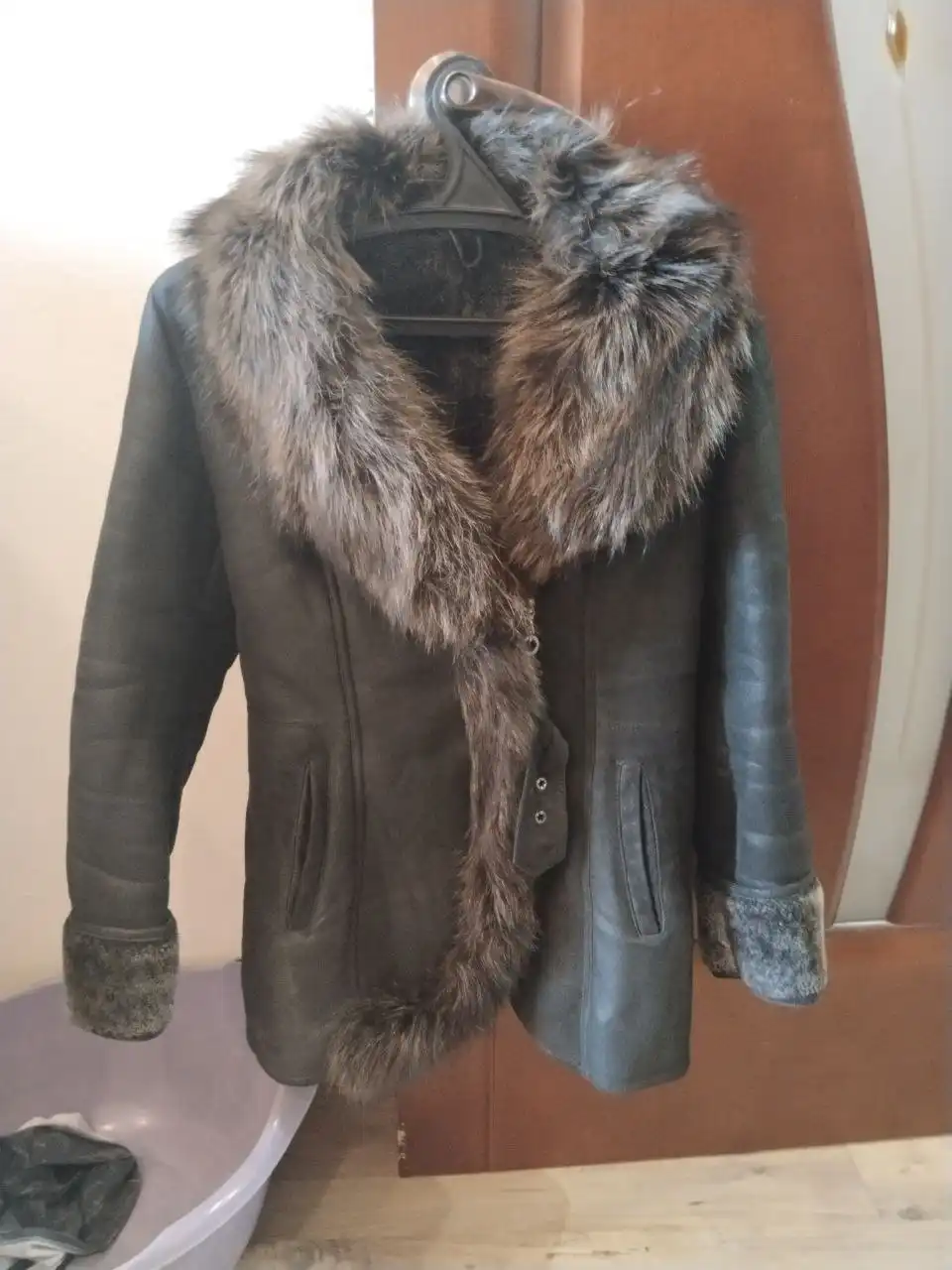 Натуральная дубленка из меха и кожи, размер 46