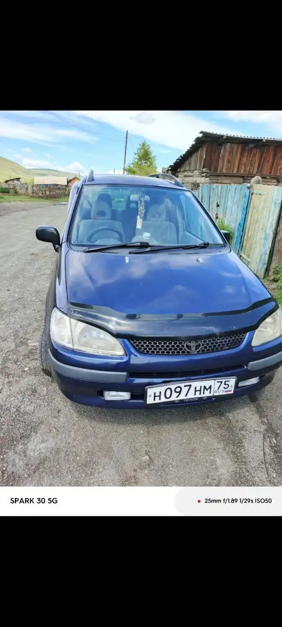 Продам Тойоту Королла Спасио 1998 года