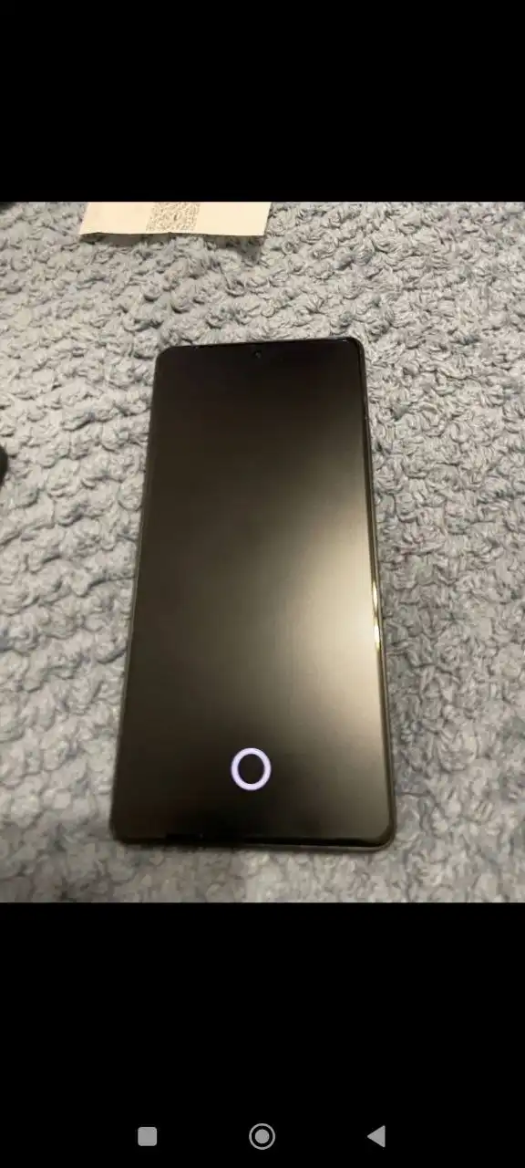 Продам телефон с памятью 12-512гб, состояние нового