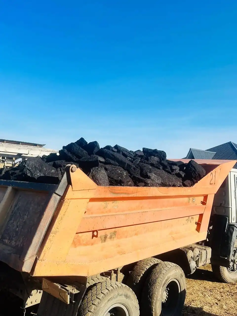 Уголь просеянный комковой фракции орех и семечка - Топливо (Барахолка) в Чита